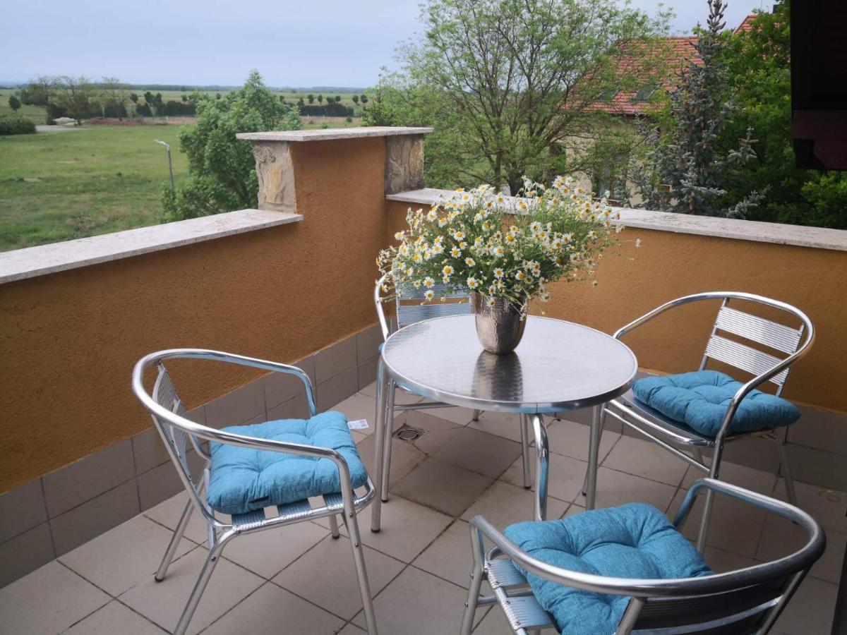 Kamilla Apartman Villapark Bük 외부 사진